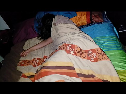 ❤️ Stepson berating sua jovem madrasta enquanto ela dorme. ☑ Pornuts em pt-br.pornhills-com.ru ﹏